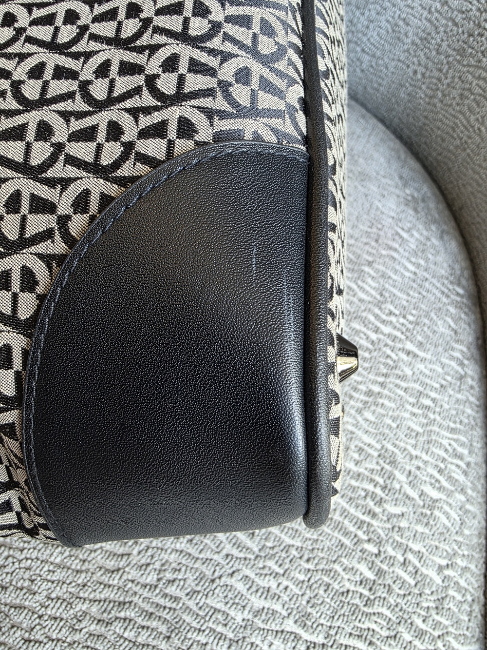Beautiful Vintage Monogram Etienne Aigner Black Shoulder Handbag Clean!! - Picture 8 of 16